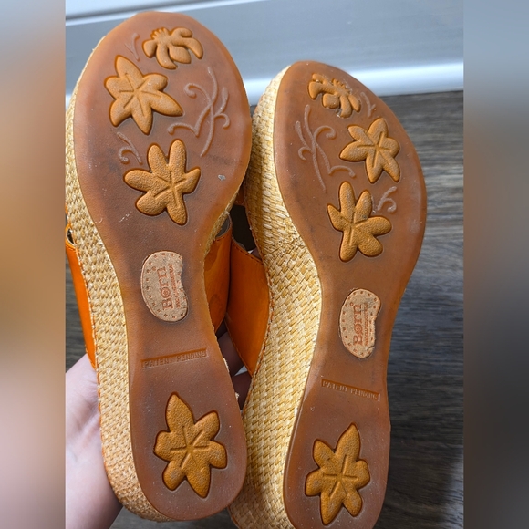 Born Orange Patent Leather Wedge Sandals Size 8 - Picture 10 of 10